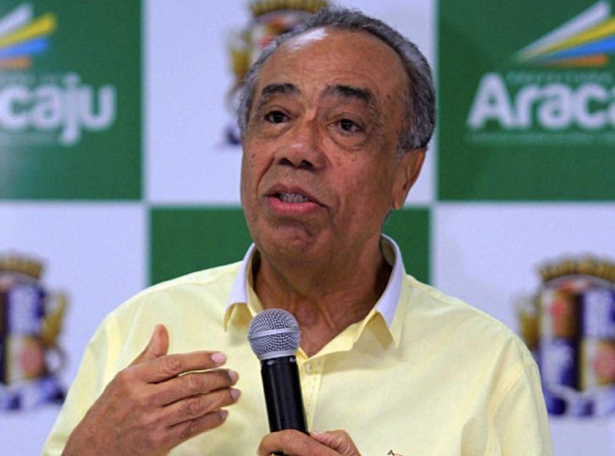 Governador Ronaldo Caiado presta condolencias por morte de Joao Alves Filho
