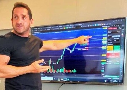 Investidores denunciam influencer apos prejuizo de R 30 mi na Bolsa de Valores