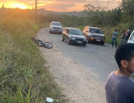 Itaporanga Candidata Gracinha acusa aliados de Otavio Sobral de usar facao contra seus apoiadores veiculo do sobrinho teve vidro quebrado
