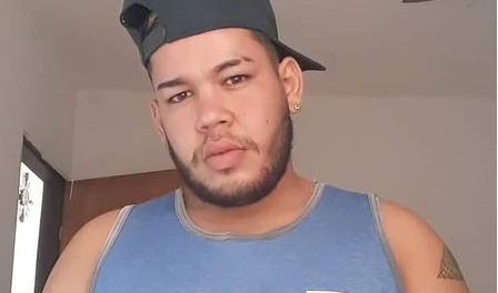 Jovem e morto por PM apos usar arma falsa em brincadeira com amigo
