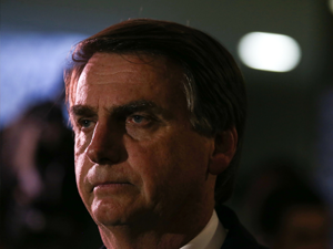 Justica nega acao de Bolsonaro contra padre Julio Lancelotti por danos morais