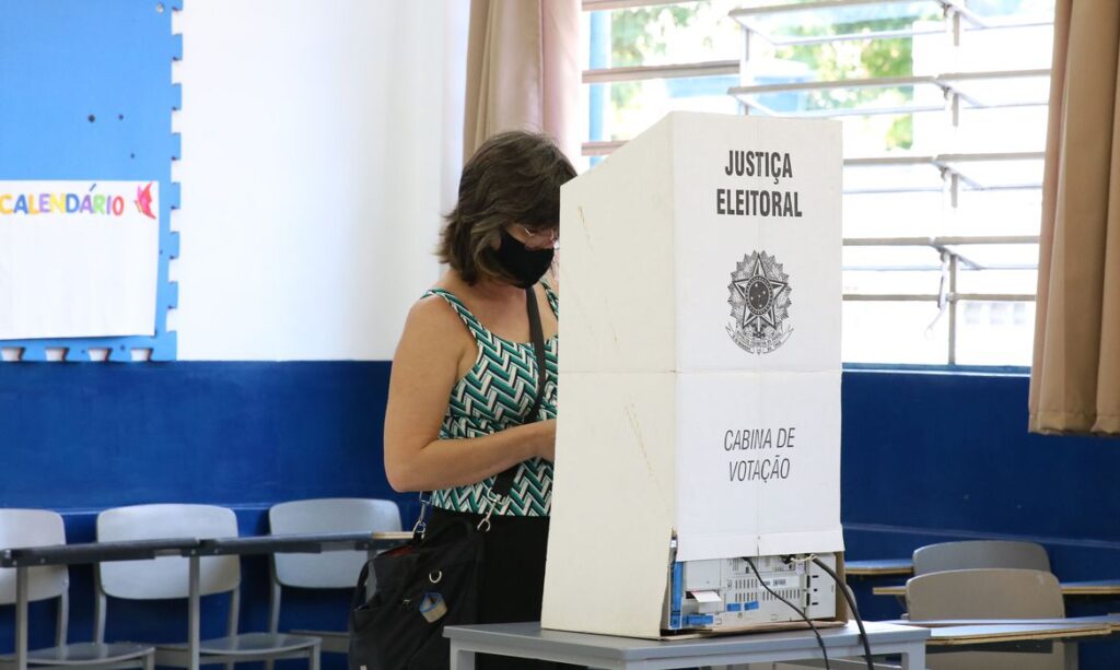 Minas tem o prefeito mais velho e o nordeste os mais novos do pais