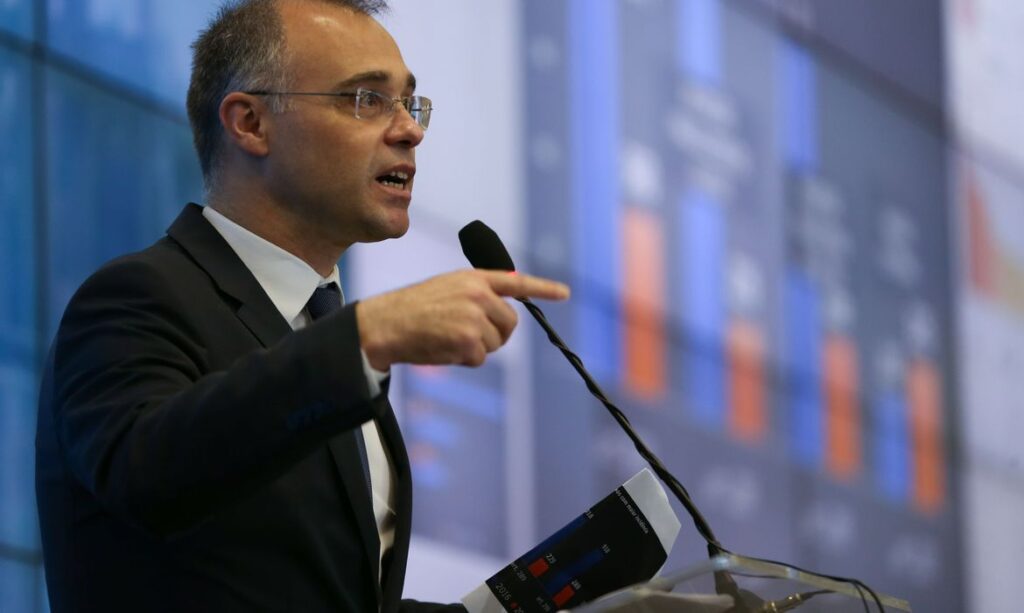 Ministro da Justica testa positivo para covid 19