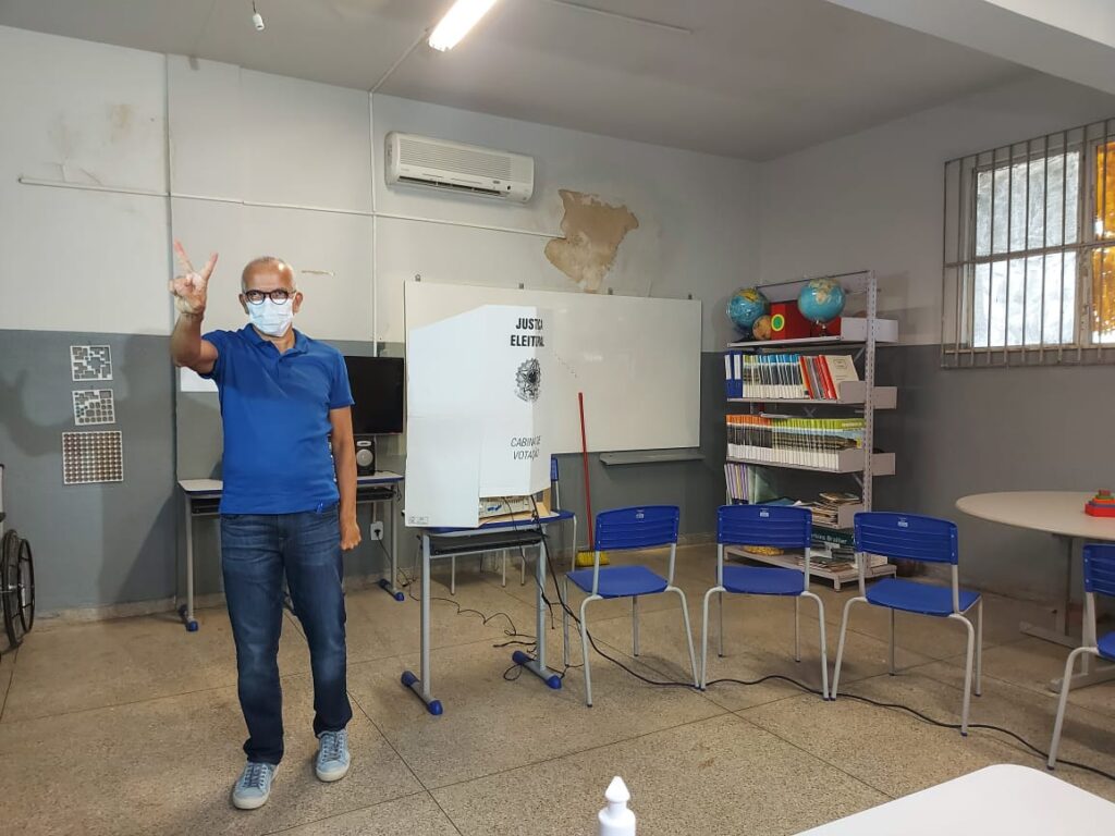 Na companhia da esposa e de Belivaldo Edvaldo comemora grande apoio no segundo turno