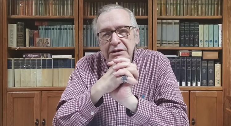 Olavo-de-Carvalho-recorre-e-não-paga-indenização-de-quase-R$-3-mi-a-Caetano-Veloso