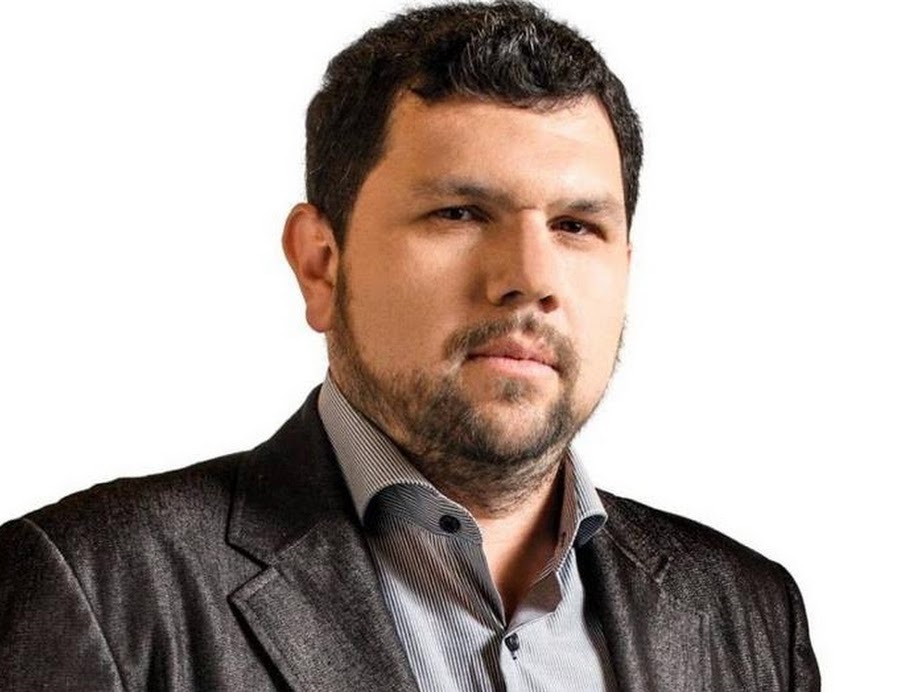 PF cumpre mandado de busca e prisao domiciliar contra blogueiro bolsonarista