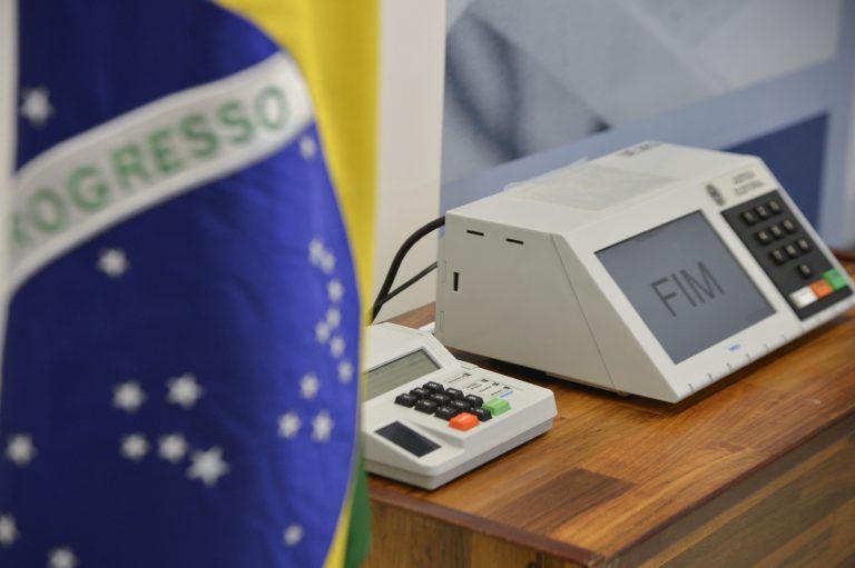 Propaganda eleitoral no radio e TV so pode ser feita ate esta sexta 27