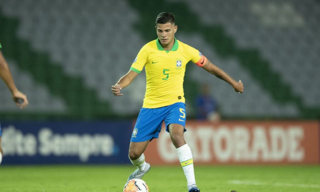 Selecao Bruno Guimaraes do Lyon e convocado para vaga de Casemiro
