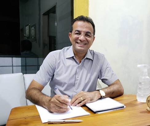 Tiro e registrado durante comemoracao ao prefeito eleito de Itabaiana que sai as pressas do ato publico