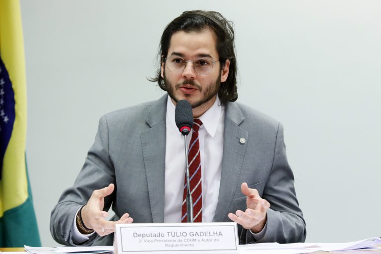 Túlio-Gadêlha-afirma-em-gravação-que-Marília-Arraes-lhe-sugeriu-caixa-com-assessores-diz-revista