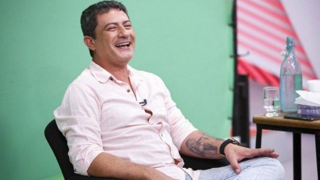 Velorio de Tom Veiga tem lista restrita e uso de mascara obrigatorio