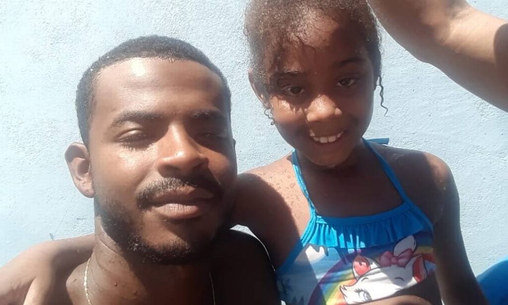 Acabou o Natal o reveillon tudo diz pai de Rebecca menina morta a tiros no Rio de Janeiro