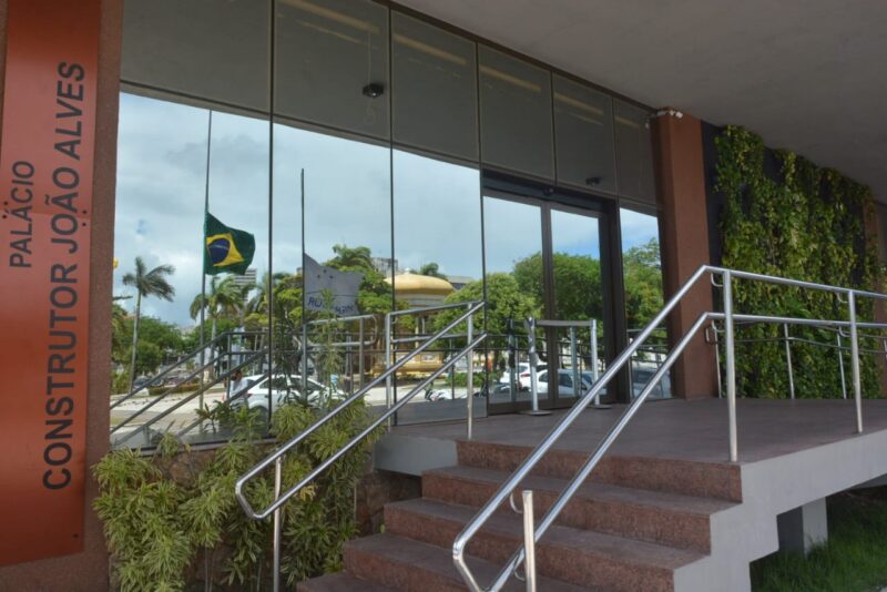 Alese aprova projeto que altera nome da Casa para Palacio Governador Joao Alves Filho