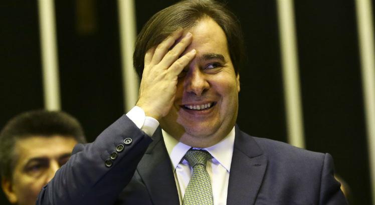 Apos acusacoes de Guedes Maia ri do ministro e diz que deixou de respeita lo
