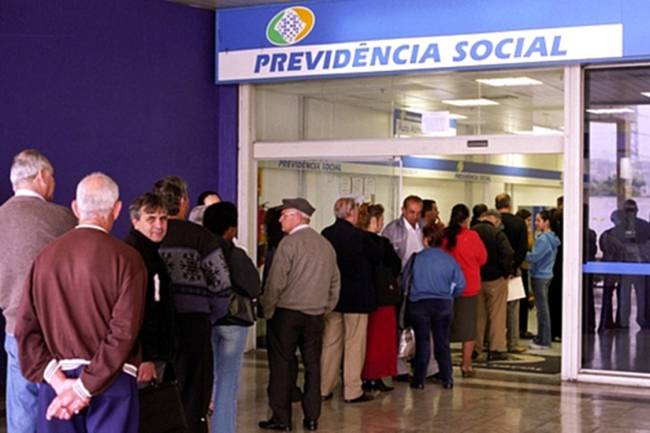 Aposentadoria de servidores cai 634 em 2020 apos reforma da Previdencia