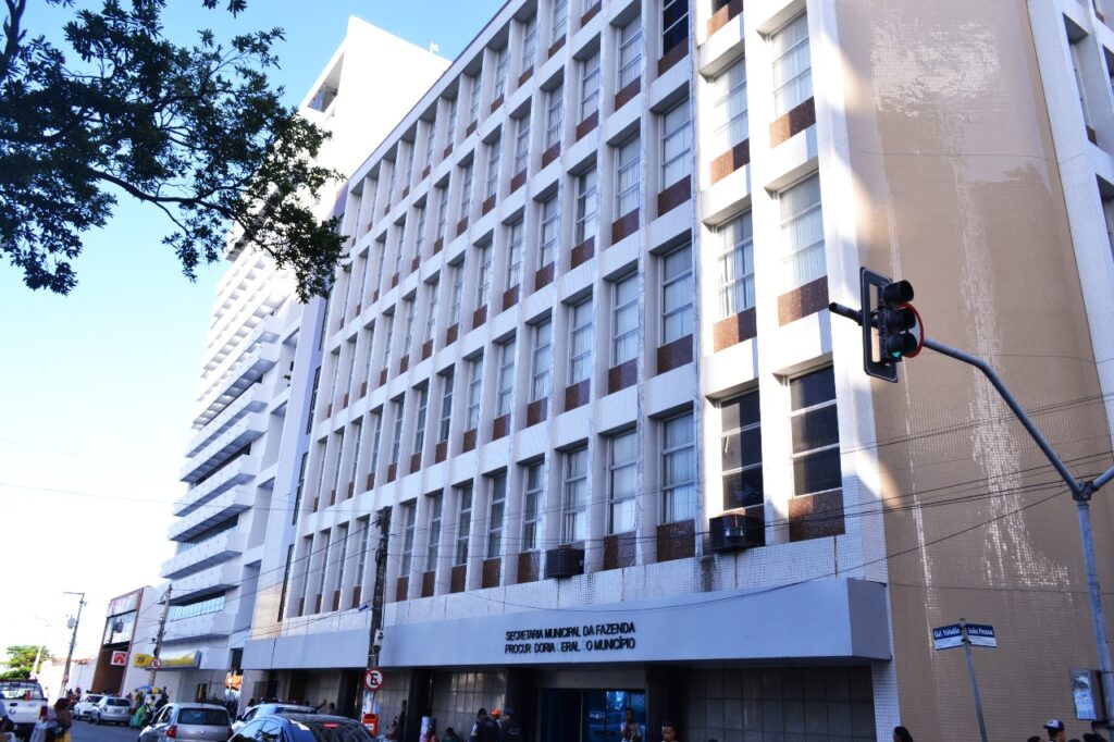 Após-decisão-da-Justiça-Prefeitura-de-Aracaju-confirma-suspensão-de-concurso-para-auditor