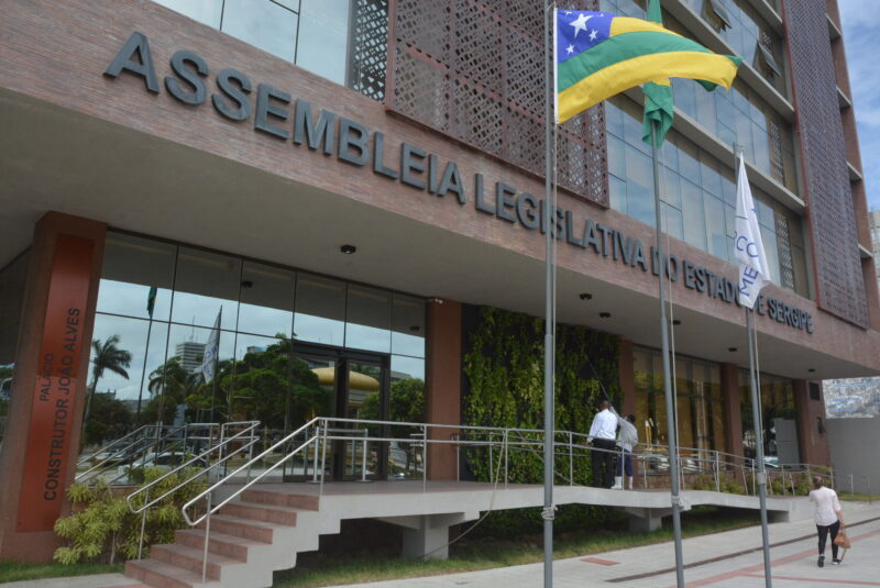 Alese-vota-alterações-na-taxa-de-serviços-e-orçamento-de-mais-de-R$-10-bi-para-Sergipe-em-2021