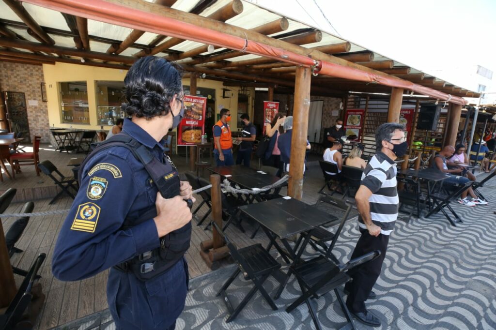 Aracaju reduz ocupacao de bares e restaurantes para 50 da capacidade maxima