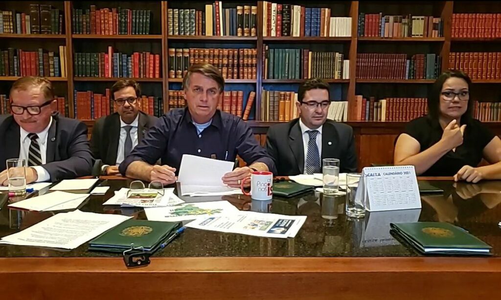 Bolsonaro-promete-reenviar-medida-de-regularização-fundiária