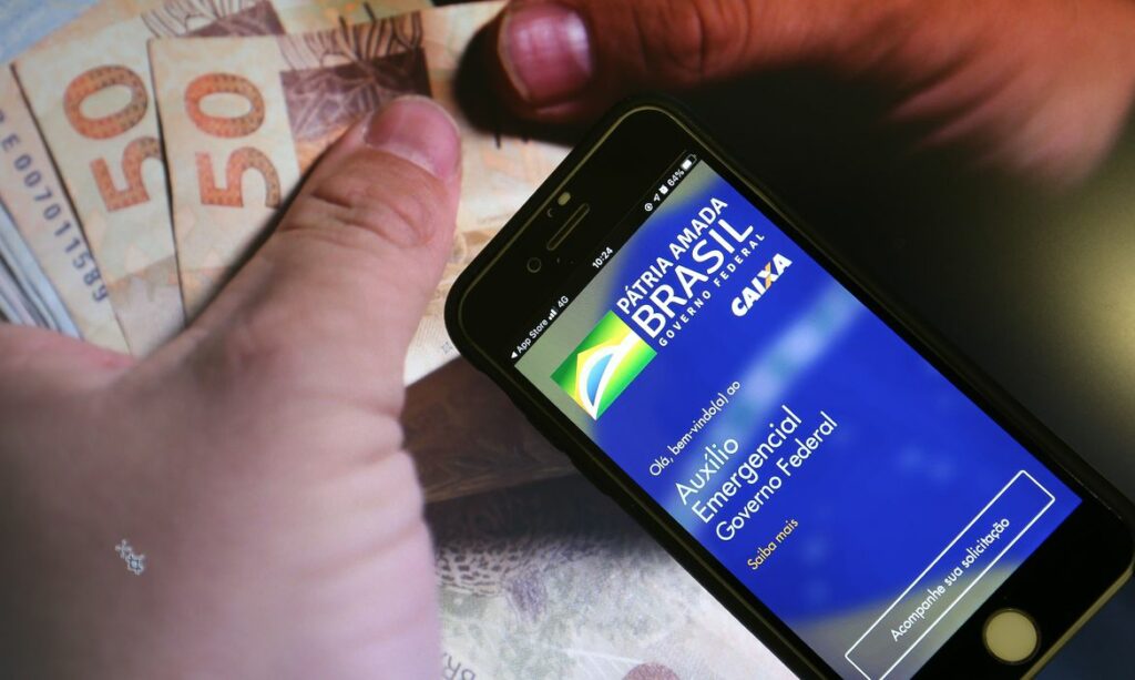 Caixa paga parcelas do Auxilio Emergencial aos nascidos em maio nesta quinta 17