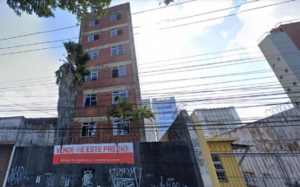 Cerca de 200 familias ocupam predio no centro de Aracaju