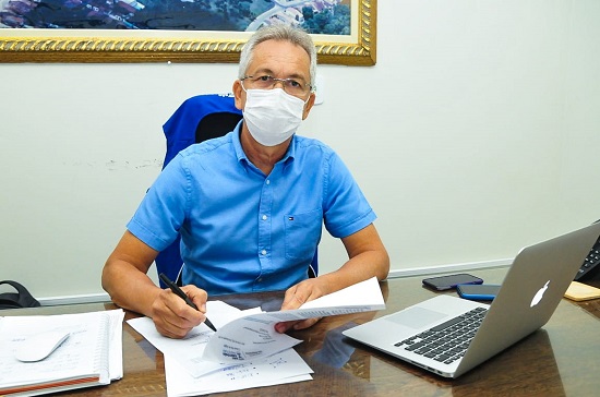 Covid 19 Prefeito de Sao Cristovao oficializa interesse para obter 128 mil doses da vacina Coronavac