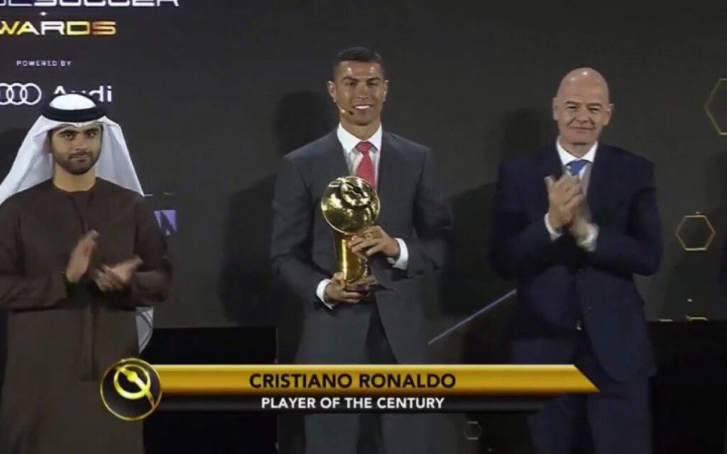 Cristiano Ronaldo e eleito jogador do seculo em premiacao confira lista completa