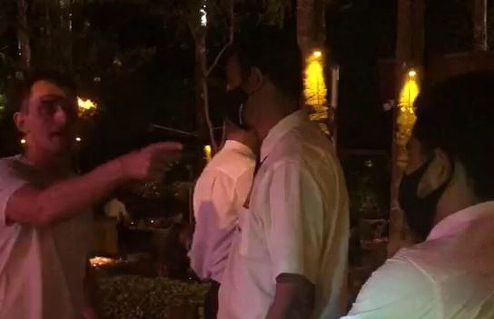 Empresario humilha e ameaca atirar na cabeca de manobrista apos briga em SP e1607169246224