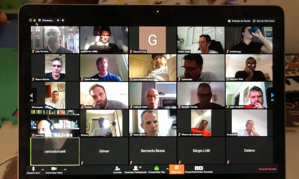 Excesso de videoconferencias afeta a saude mental dizem psiquiatras