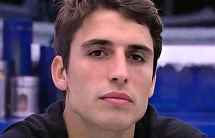 Felipe Prior e acusado de assedio sexual por suposta vitima Tira a mao de mim