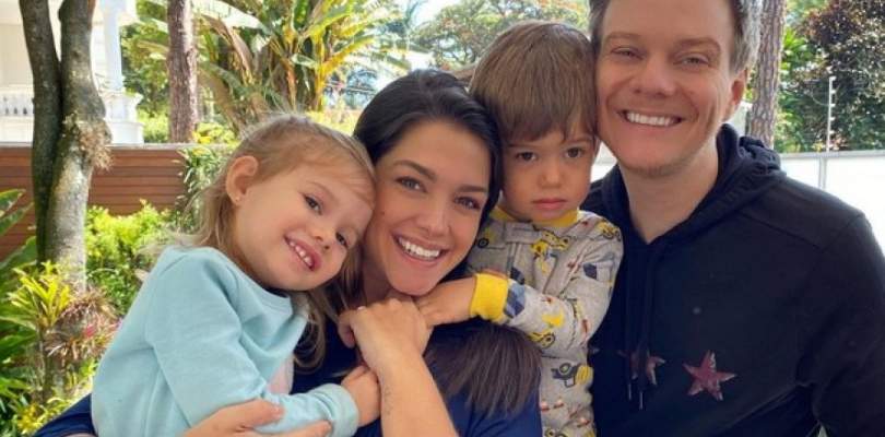 Filhos vazam musica de Michel Telo antes do lancamento oficial