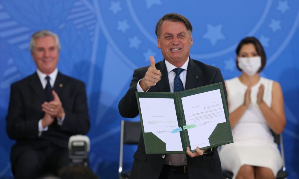 Governo destina R 20 bi para vacinacao da populacao contra covid 19