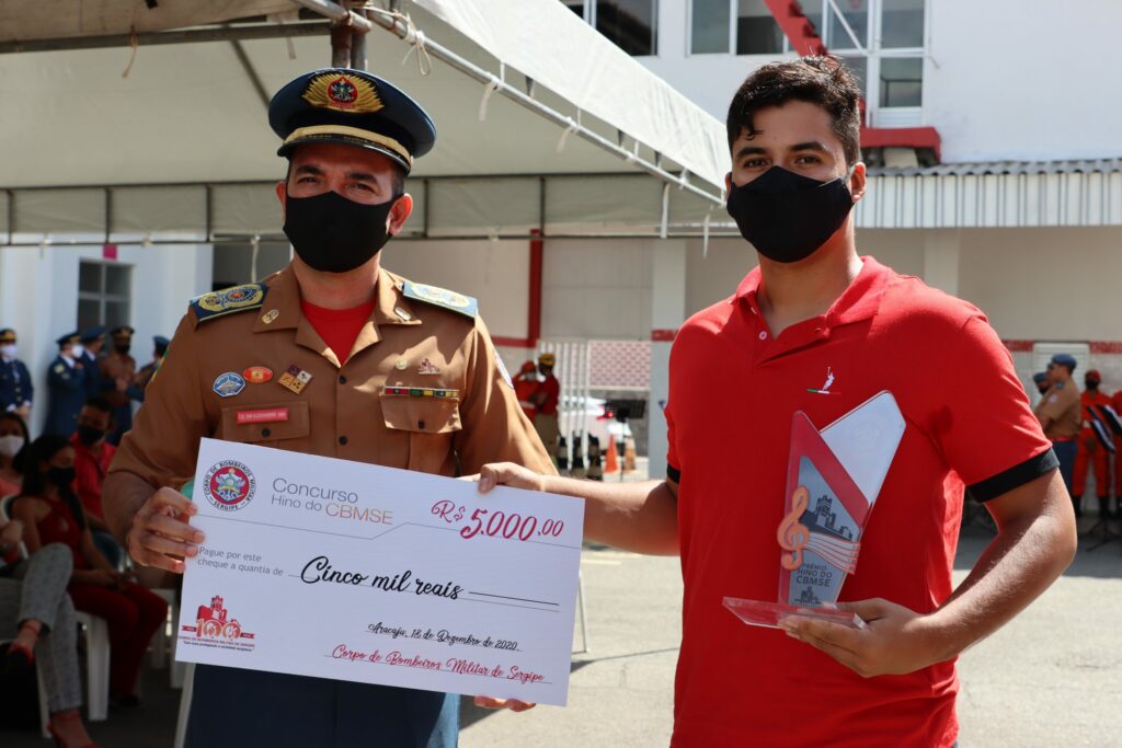 Hino Oficial do Corpo de Bombeiros e lancado em formatura de militares