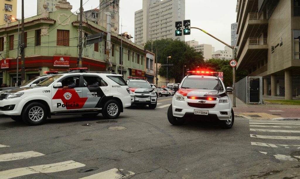 Homem e suspeito de matar mae apos briga dentro de casa em Sao Paulo