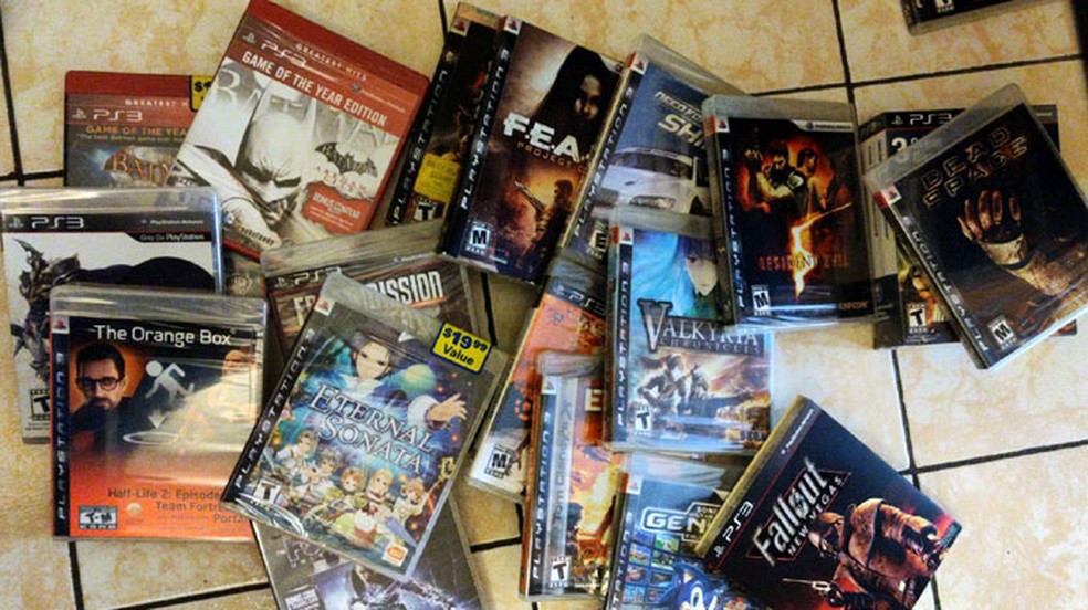 Homem perde R 26 milhoes apos mae jogar fora seus videogames