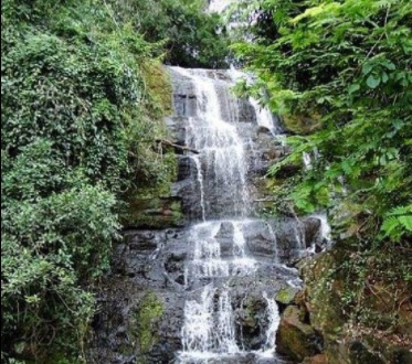 Jovem morre apos cair de cachoeira com mais de 10 metros ao tirar selfie