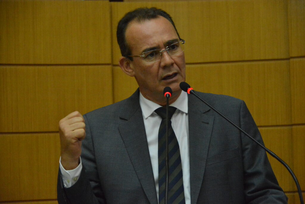 Líder-do-governo-na-Alese-Zezinho-Sobral-diz-que-oposição-‘queria-perder-para-fortalecer-seu-discurso’-na-votação-das-taxas