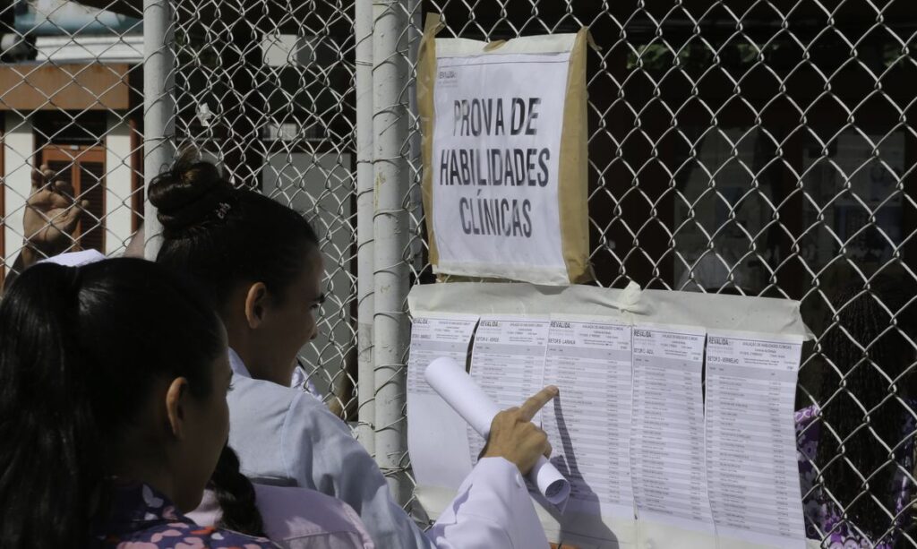 Mais de 15 mil medicos participam do Revalida hoje