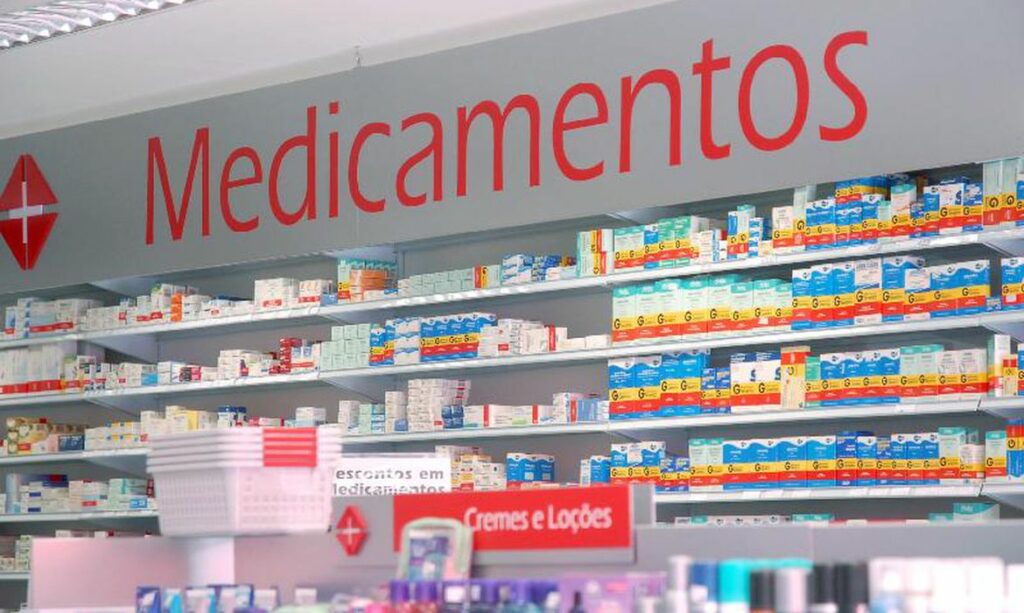 Ministério-da-Saúde-planeja-gastar-até-R$-250-milhões-com-“kit-covid”-em-Farmácias-Populares