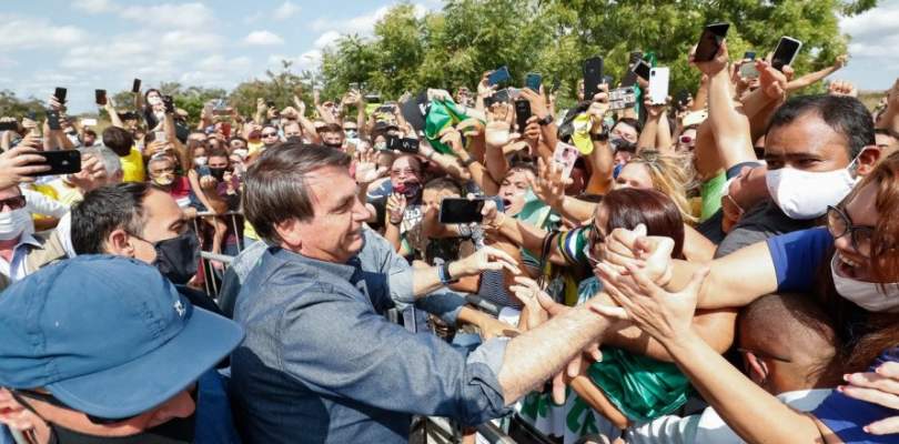 Moradores acionam Justica para que Bolsonaro cumpra medidas contra coronavirus no interior de SP