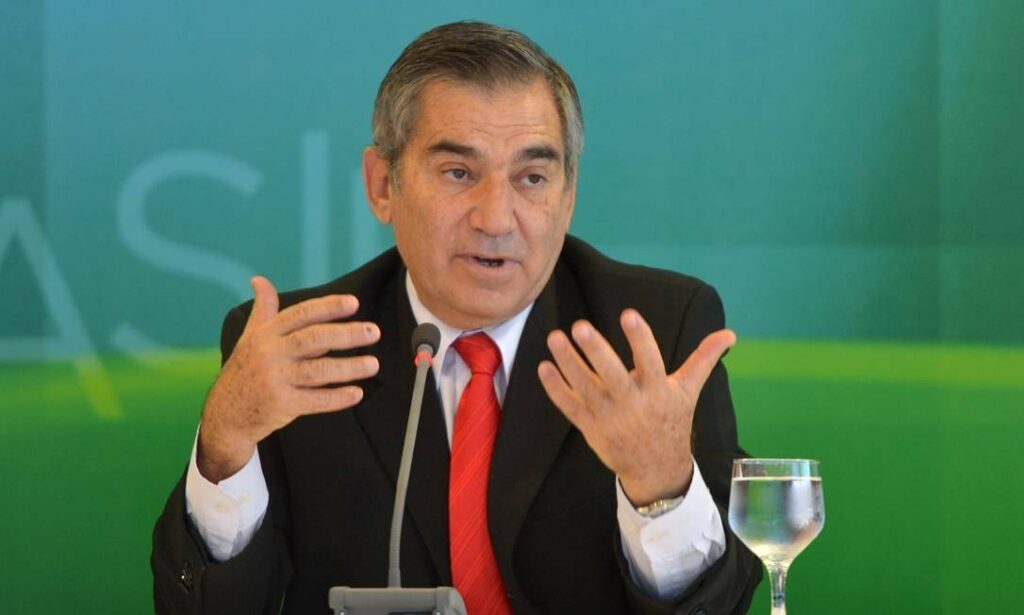 O PT envelheceu e nao conseguiu superar o antipetismo diz Gilberto Carvalho