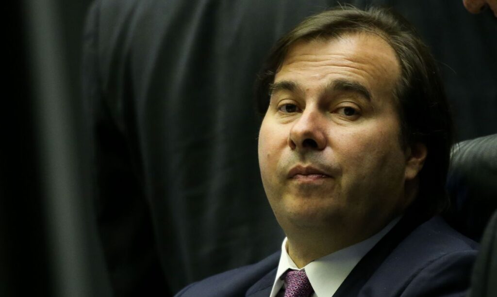 PIB abaixo do esperado reflete desorganizacao do governo critica Maia