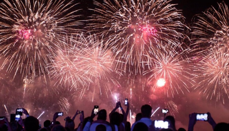Paises ja celebram a chegada de 2021 Nova Zelandia e Australia foram os primeiros