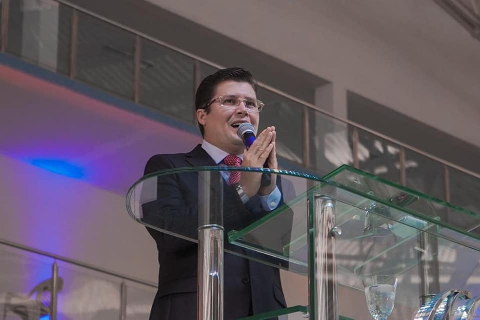 Pastor e intimado apos afirmar que vacina CoronaVac tem HIV e causa cancer
