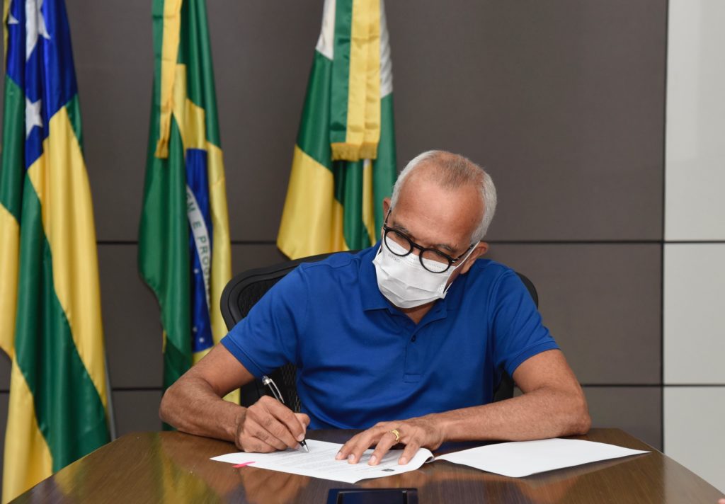 Prefeita anuncia retomada das aulas da rede privada e nega fechamento de servicos