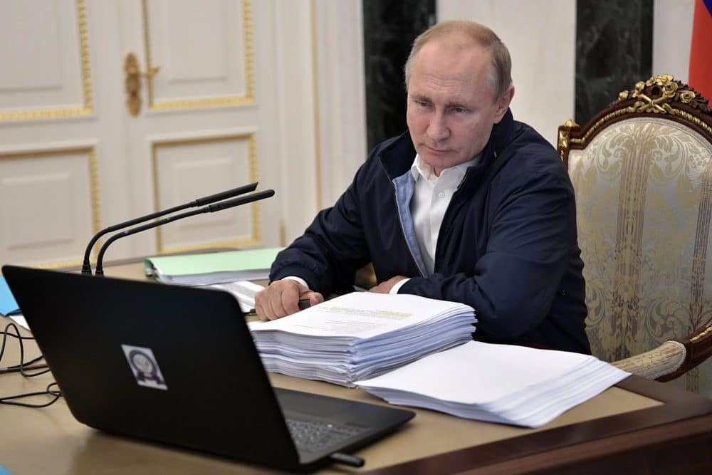 Putin aprova lei para que ex presidentes se tornem senadores com imunidade vitalicia 1
