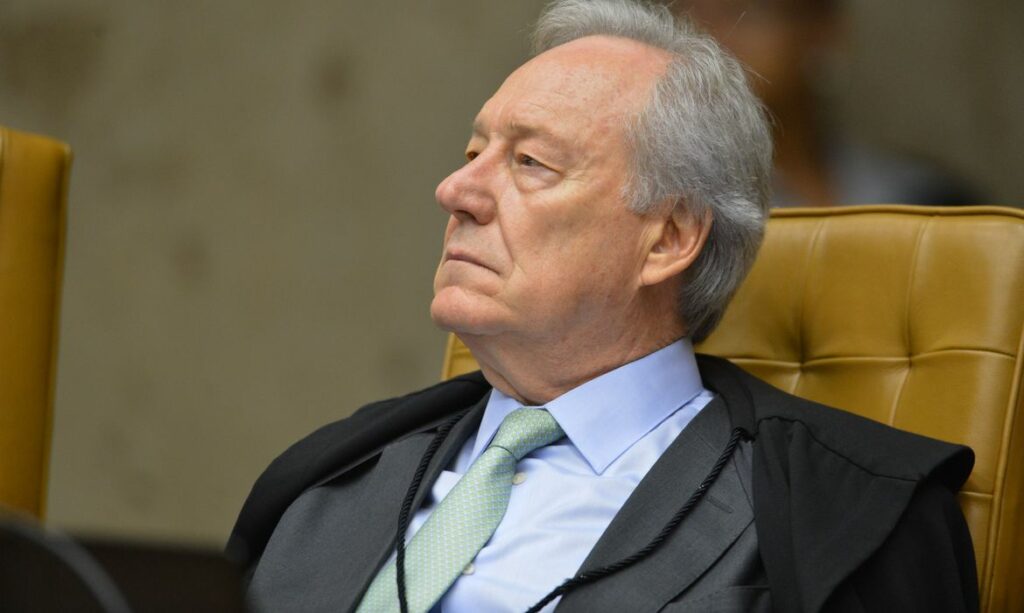 STF da 48 horas para Ministro da Saude informar datas de vacinacao