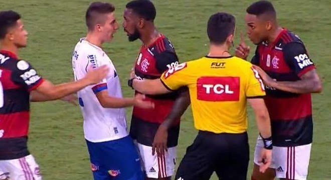 Apos acusacao de racismo Gerson e Ramirez sao intimados a depor na sede do STJD