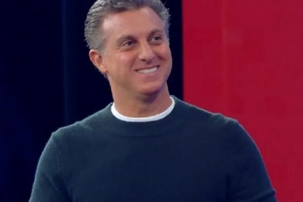 Apos saida de Faustao da Globo Luciano Huck pode desistir da presidencia para substitui lo