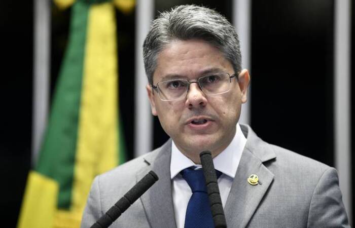 Após-ataques-de-Jackson-Alessandro-rebate-‘foi-incapaz-de-eleger-um-vereador-em-Aracaju’